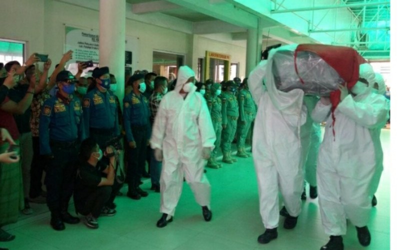 Gubernur Sumsel Lepas Jenazah Bupati OKU Kuryana Aziz dengan Protokol Covid-19