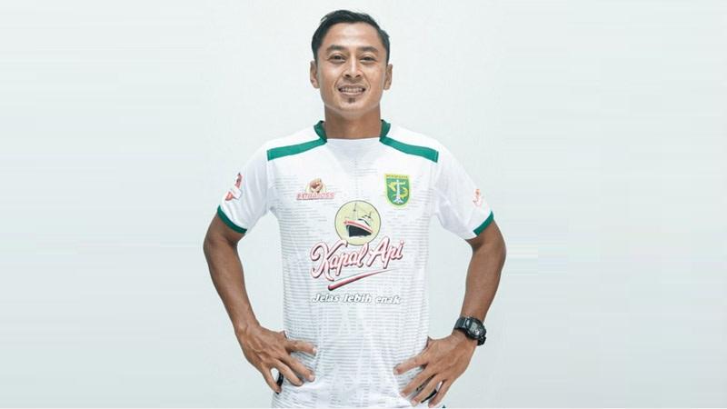 Samsul Arif Siap Mainkan Tugas Ganda di Persebaya Surabaya