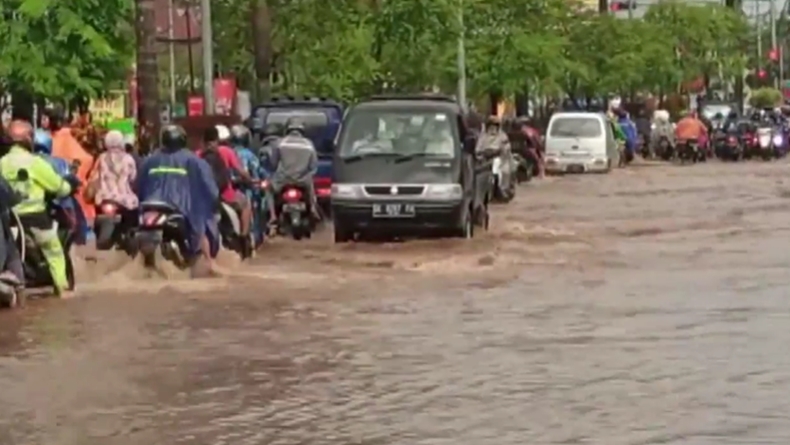 Peringatan Dini BMKG: Bali Diguyur Hujan Lebat Hari Ini, Waspada Banjir