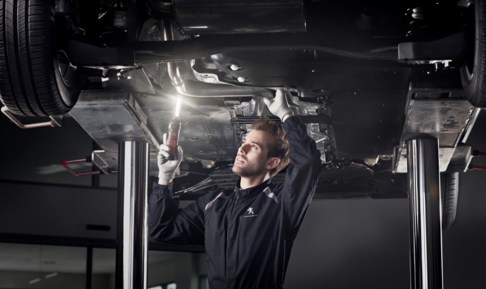 Tips Merawat Sepakbor dan Kolong Mobil agar Tidak Cepat Berkarat 