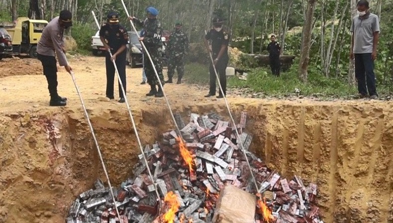Puluhan Juta Batang Rokok Ilegal di Aceh Senilai Rp10,3 Miliar Dimusnahkan