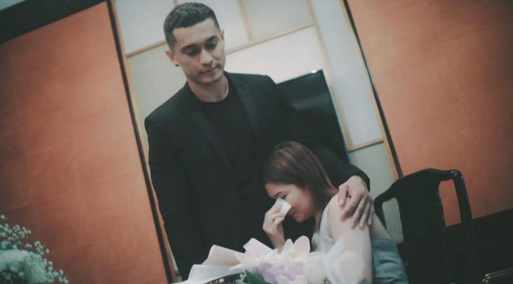 Aktor Miller Khan Lamar Kekasih di Atas Helikopter, sang Pacar Menangis Haru