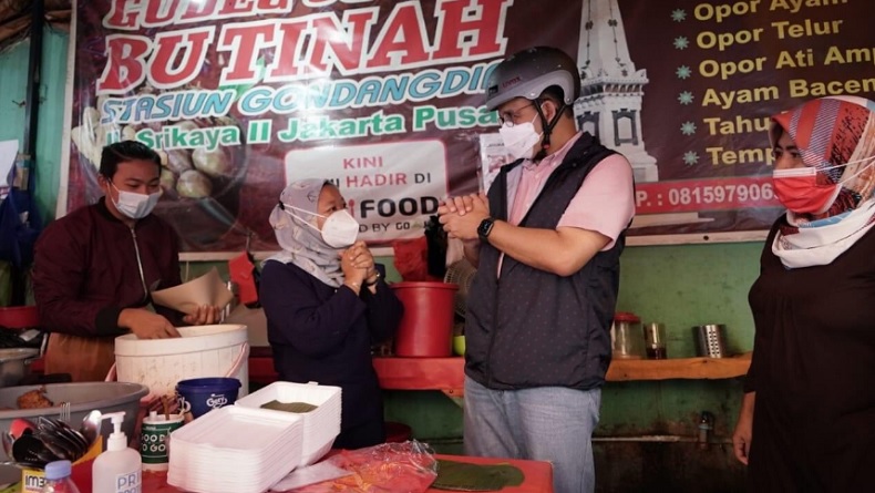 Anies Kulineran Gudeg di Gondangdia, Netizen: Lah Ini Baru Mirip Umar Bin Khattab