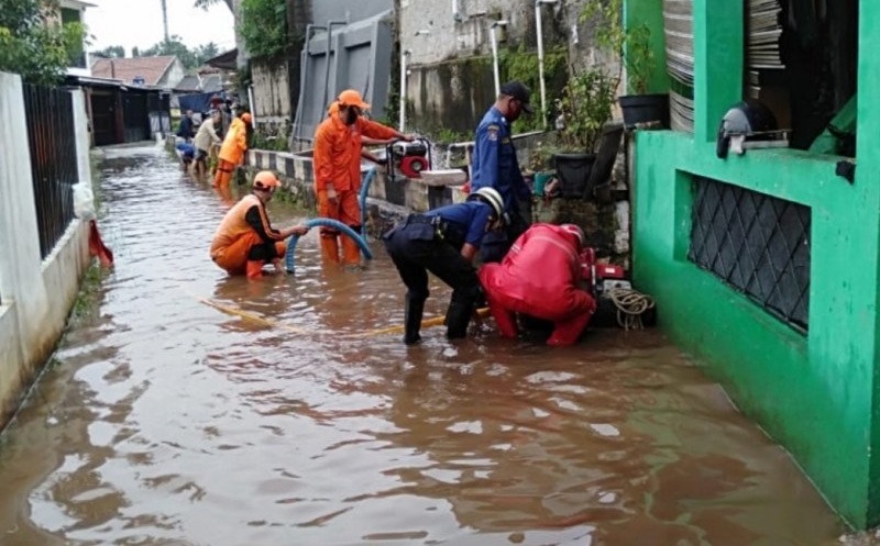 Longsor Landa Perumahan di Ciganjur Jaksel usai Hujan Deras