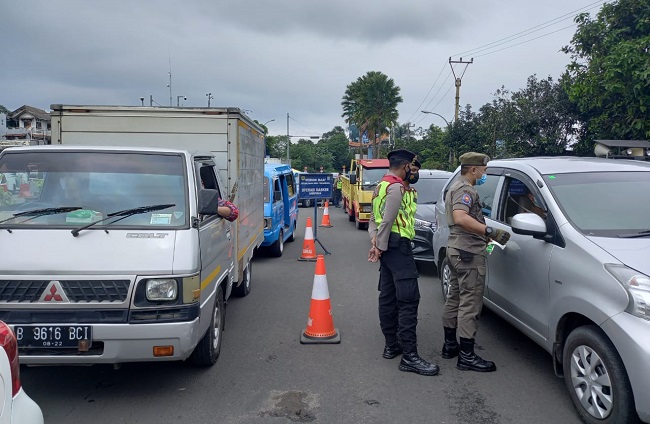Libur Isra Mikraj, 280 Kendaraan Menuju Puncak Bogor Diminta Putar Balik