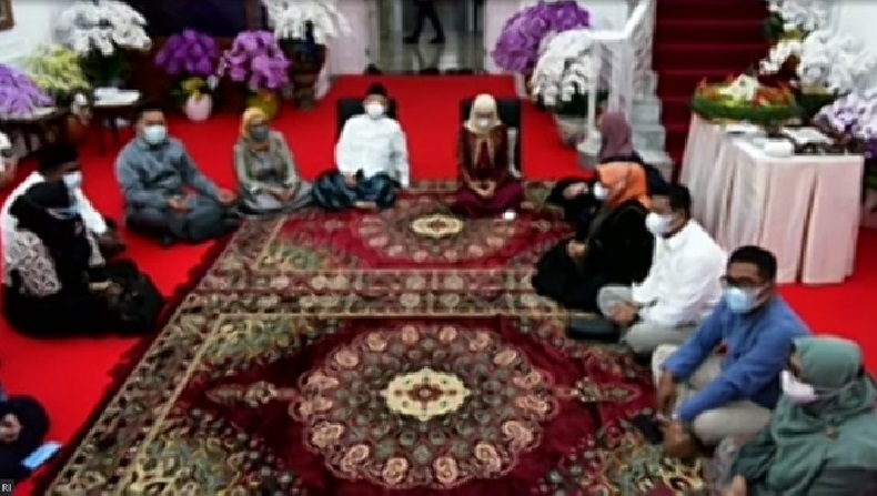 Wapres Ma'ruf Amin Ulang Tahun Ke-78, Potong Tumpeng Bersama Keluarga di Rumah Dinas