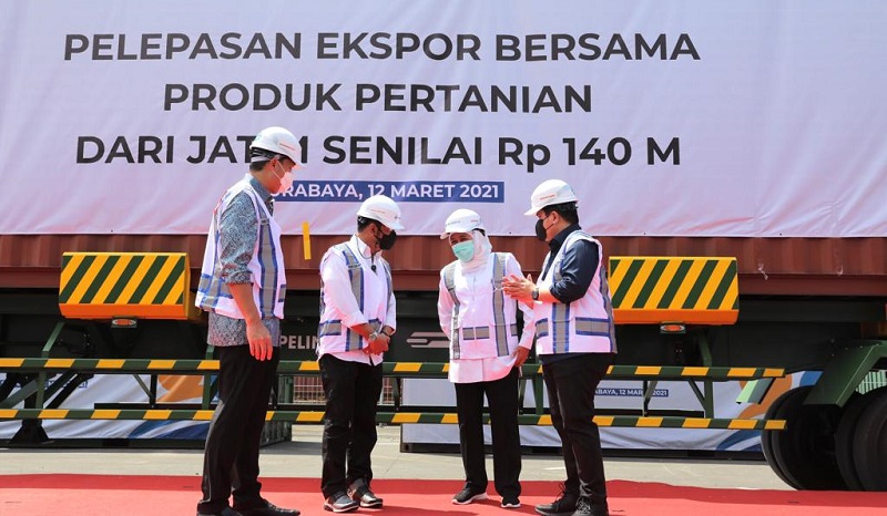 Gubernur Khofifah bersama 3 Menteri Lepas Ekspor Komoditas Pertanian ke-27 Negara 