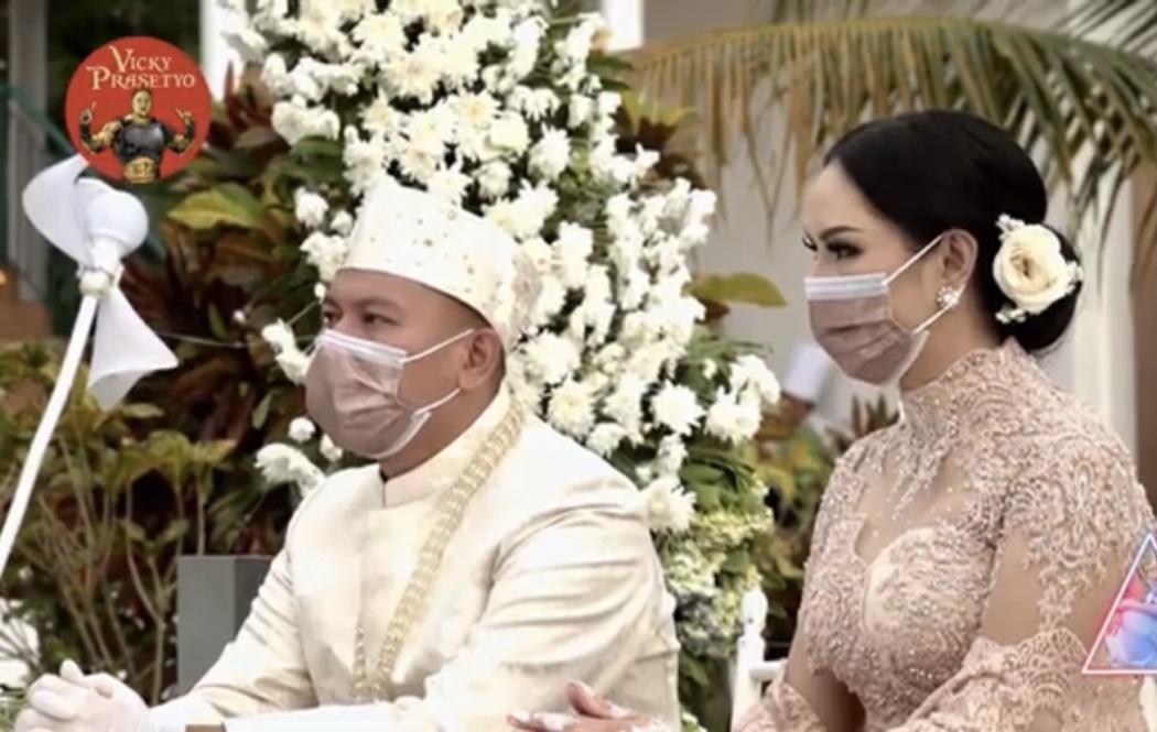 Charlie Van Houten Jadi Saksi Nikah Vicky Prasetyo dan Kalina Oktarani   