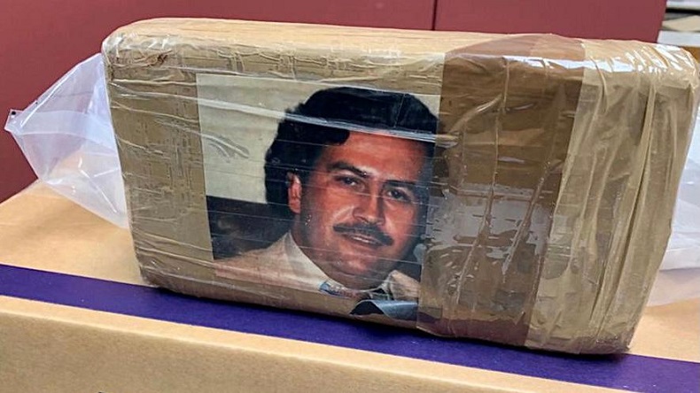 Tiga Ton Kokain dan Ganja Disita, Paket Dibungkus Kertas Bergambar Wajah Pablo Escobar