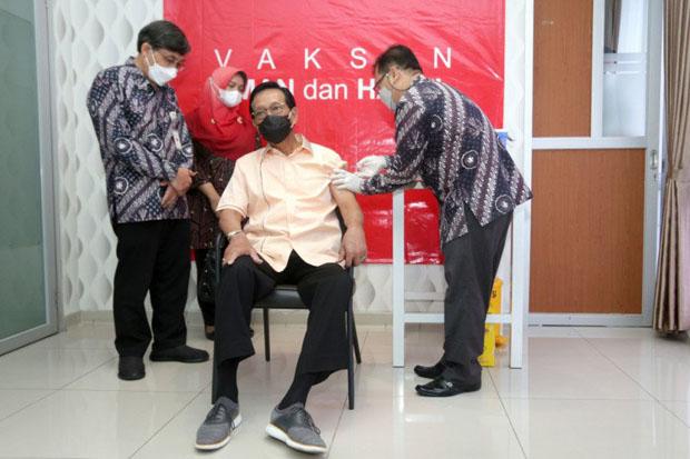   Sultan dan GKR Hemas Disuntik Vaksin Covid-19 di RSUP Sardjito