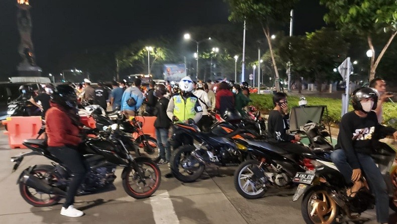 Operasi Kendaraan Berknalpot Bising di Sejumlah Titik di Jakarta, Banyak Pengendara Motor Ditilang