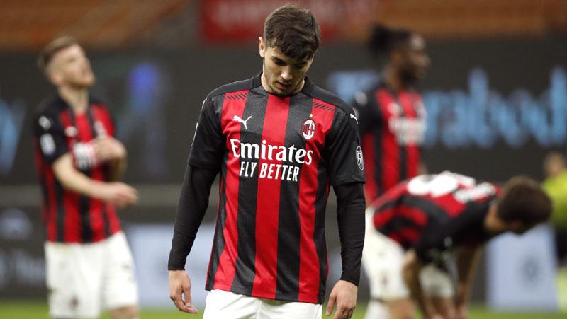 Dikalahkan Napoli, Milan Lupakan Scudetto