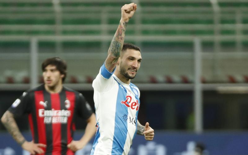 Diwarnai Kartu Merah, AC Milan Dipermalukan Napoli di San Siro