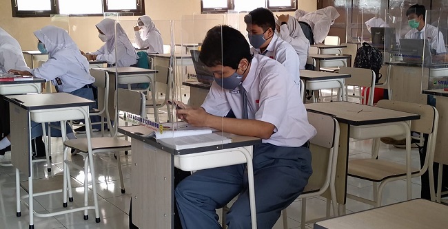 Respons Murid SMA di Cibinong soal Uji Coba Pembelajaran Tatap Muka: Senang Akhirnya Bisa Sekolah