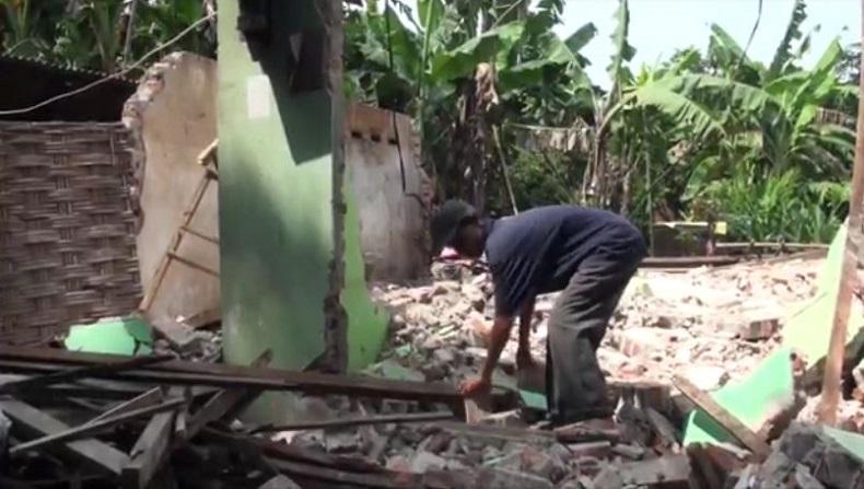 Rebutan Harta, Mantan Istri Hancurkan Rumah Mantan Suami untuk Dibagi Rata