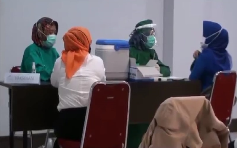 Disdik Jabar Rencanakan KBM Tatap Muka Juli 2021, Vaksinasi Guru Harus Tuntas