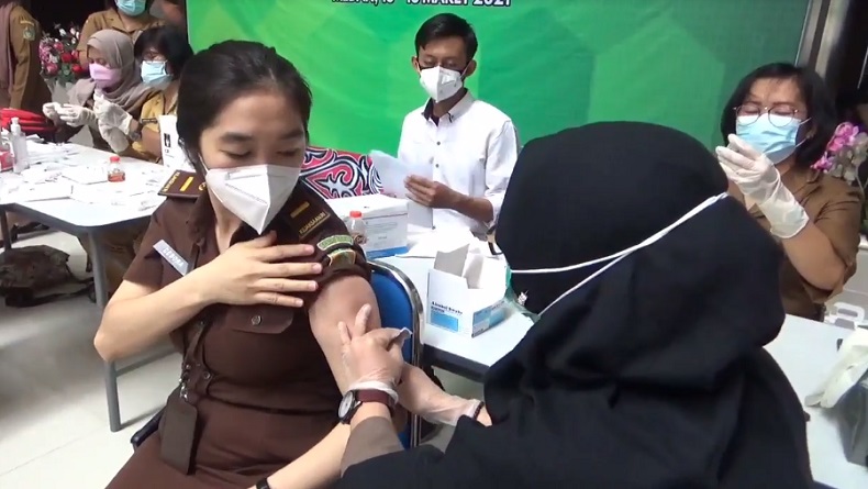 Pegawai Kejaksaan Tinggi Sumut Divaksin Covid-19, 10 Orang Batal Disuntik