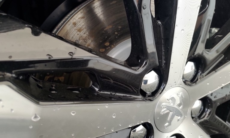 Setelah Perjalanan Jauh Mobil Jangan Langsung Dicuci, Roda Bisa Terkunci    