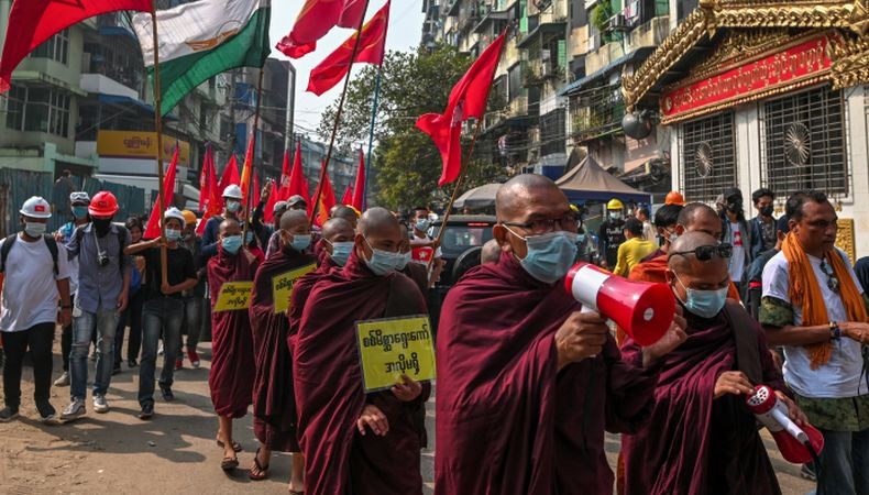 180 Demonstran Tewas, Asosiasi Biksu Budha Myanmar Beri Sinyal Putuskan Hubungan dengan Junta Militer