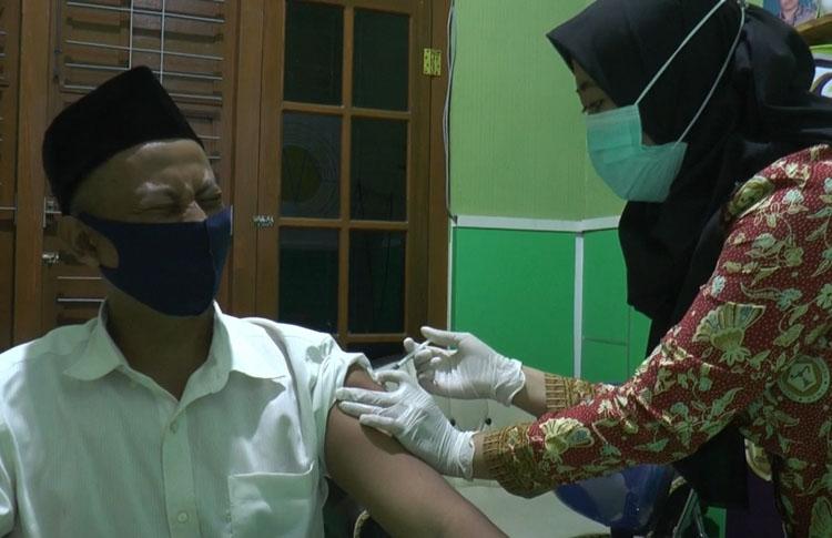 427 Petugas Pelayanan Publik di Kabupaten Bantul Divaksin Covid-19