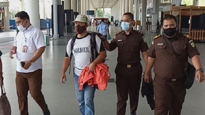 Terpidana Korupsi Pengadaan Buku Perpustakaan Sumut Menyerahkan Diri