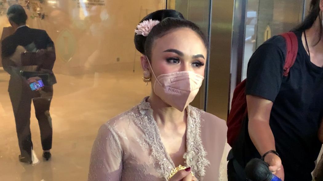 Yuni Shara Tak Ingin Bahas Ketidakhadiran Krisdayanti di Siraman Aurel Hermansyah