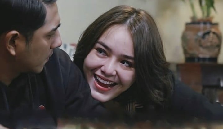Amanda Manopo Cium Kening Arya Saloka di Ikatan Cinta, Netizen Heboh: Sesak Lihatnya   