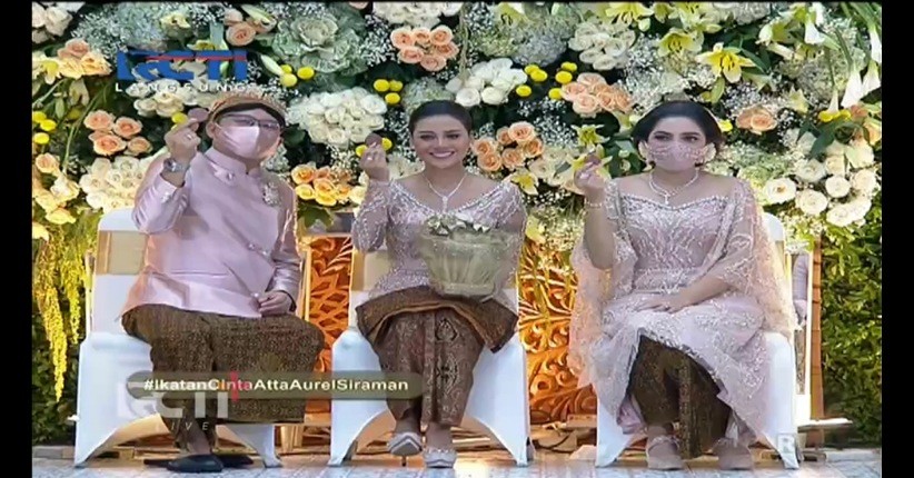 Anang Suapi Aurel dengan Lauk Sayuran di Prosesi Dulangan Pungkasan, Ini Maknanya