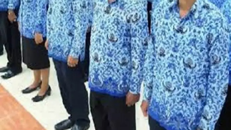 Ratusan PNS DKI Dijemur Siang Hari karena Abaikan Instruksi Anies Baswedan