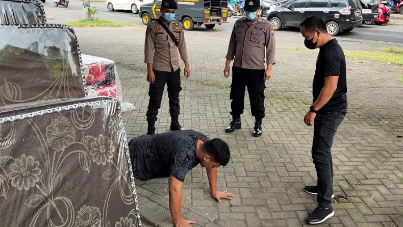 Tak Pandang Bulu, Polisi Tindak Tegas Para Pelanggar Prokes di Minahasa Utara   