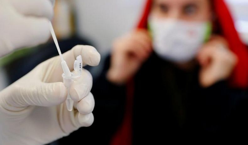 Tenaga Medis Ini Tawarkan Hasil Tes Covid Negatif kepada Perempuan yang Mau Diajak Kencan