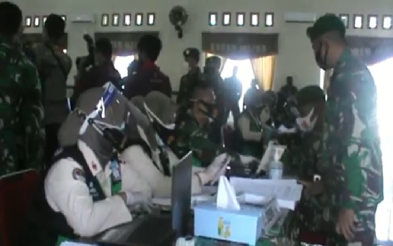 Panglima TNI dan Kapolri Tinjau Vaksinasi Covid-19 Anggota di NTB