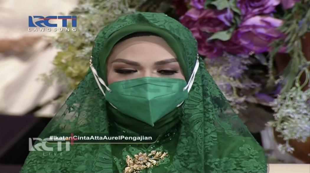Sambil Berlinang Air Mata, Krisdayanti Kenang saat Mengasuh Aurel Kecil