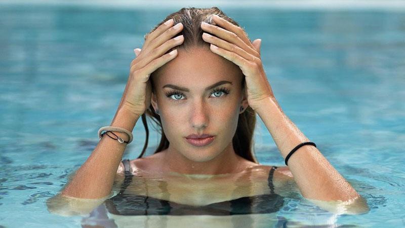 Hot Banget! Intip Pesona Alica Schmidt, Atlet Terseksi di Dunia