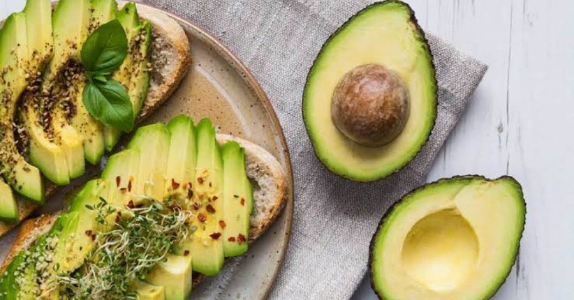 5 Cara Paling Enak Makan Alpukat, Bisa Dicampur Sup hingga Telur
