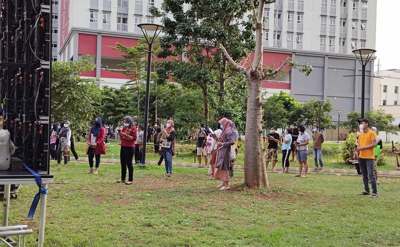 Setahun RSDC Wisma Atlet Beroperasi, Ribuan Pasien Covid-19 dan Nakes Mainkan Angklung