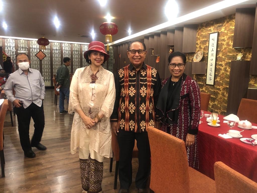 Bantu Promosikan Budaya, Ayu Azhari Siap Jadi Duta Kain Tenun NTT   