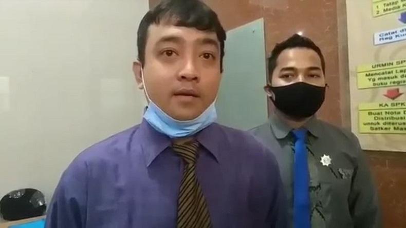 Usai Pergoki Istri Selingkuh dengan Perangkat Desa, Suami Bu Kades Ini Lapor ke Polisi