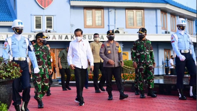 Bertolak ke NTT, Jokowi Akan Tinjau Lokasi Terdampak Bencana