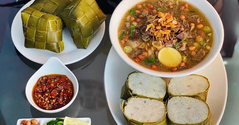7 Makanan Khas Makassar Terenak, Nomor 2 Nikmat Disantap dengan Ketupat