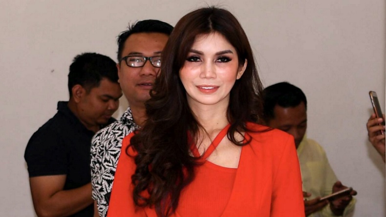 Nur Sajat Transgender Malaysia Asyik Eksis di Instagram meski Diburu Polisi