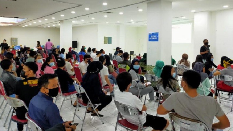 Pekerja Retail Antusias Ikut Vaksin Covid-19 di Bogor Trade Mall, Target 750 Orang