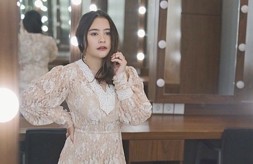 Dekat dengan Adik Ricky Harun, Prilly Latuconsina dapat Restu Donna Harun   