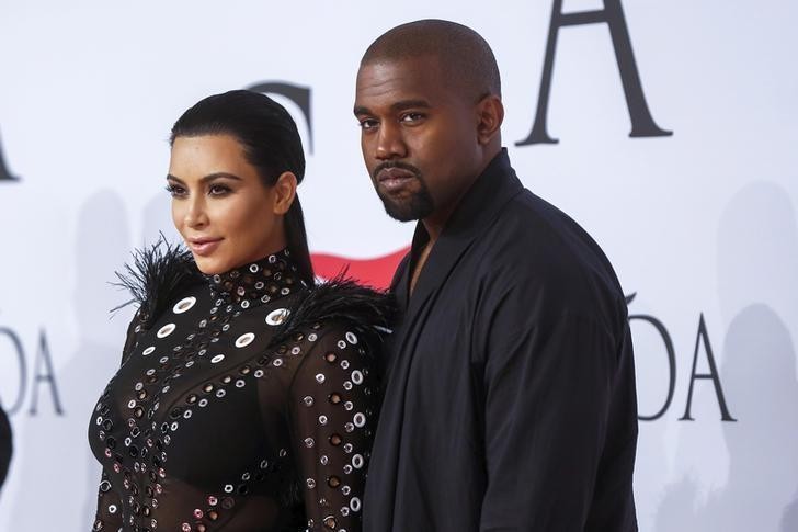 7 Tahun Menikah, Kanye West Masih Tak Percaya Dicerai Kim Kardashian   