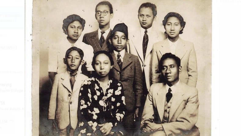 Prabowo Unggah Foto Keluarga Djojohadikusumo, Netizen: Hebat Punya Ayah Begawan Ekonomi