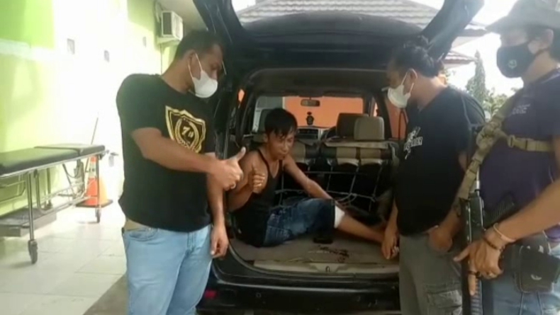 Rebut Pistol Petugas, Pencuri Asal Tanggamus Ambruk Ditembak Polisi