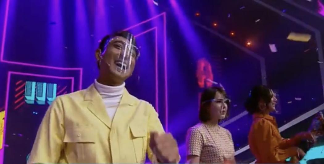 Nyanyi Lagu Dewa 19 dan Payung Teduh, Duet Arya Saloka dan Amanda Manopo Guncang Panggung HUT Dahsyat Ke-13   