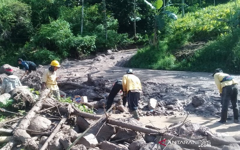 Rawan Longsor, BPBD Garut Ingatkan Masyarakat Jangan Lewat Cijapati saat Hujan