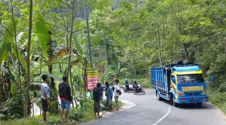 Waspada Lewat Tanjakan Kemawi Semarang, Jalannya Ekstrem Rawan Kecelakaan