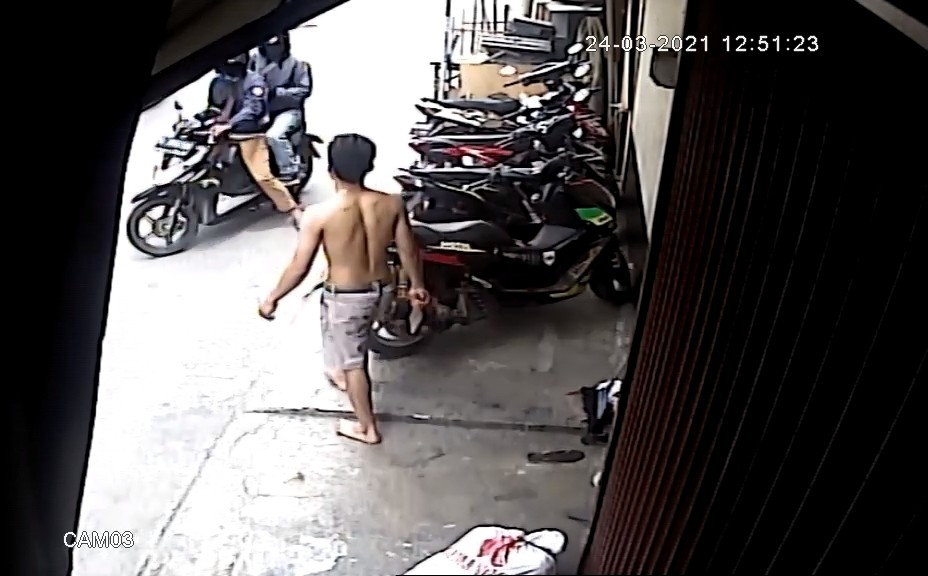 Terekam CCTV, Aksi Tukang Nasi Goreng Gagalkan Pencurian Motor di Tanjung Priok